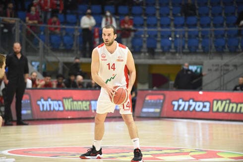 נטע סגל. המאמן סבור שהמועדון צריך להמשיך להביא שחקנים ישראלים צעירים (צילום: הרצל יוסף) נטע סגל. המאמן סבור שהמועדון צריך להמשיך להביא ישראלים צעירים