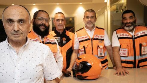 אלי וצוות איחוד הצלה השבוע בביתו