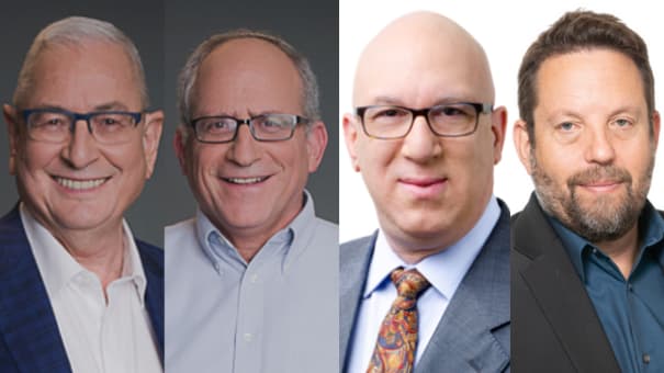 מימין: עו"ד הדר טל, אמיר כהן-דור, אברהם אברמן ואפרים אברמזון (צילום: רמי זרנגר, מייקל דיניץ וקובי מהגר) מימין לשמאל: עורכי הדין הדר טל, אמיר כהן-דור, אברהם אברמן ואפרים אברמזון