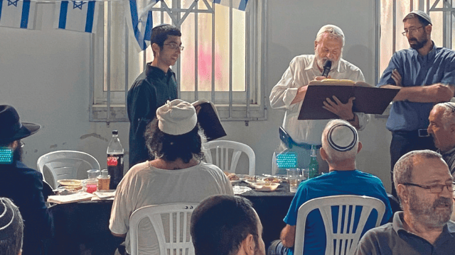 רב הקהילה בהילולה
