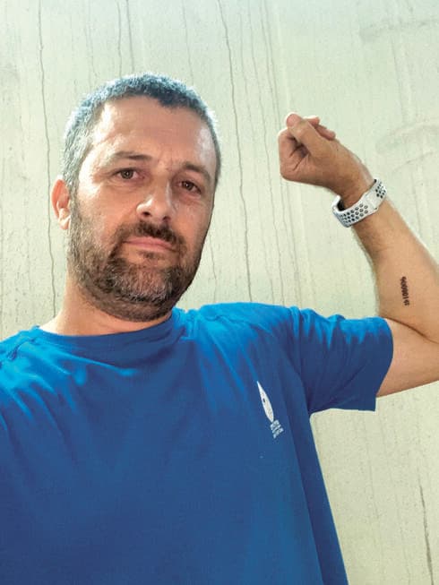  לב ברמן עם הקעקוע 