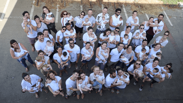 התינוקות החדשים וההורים הגאים של קיבוץ מעגן מיכאל