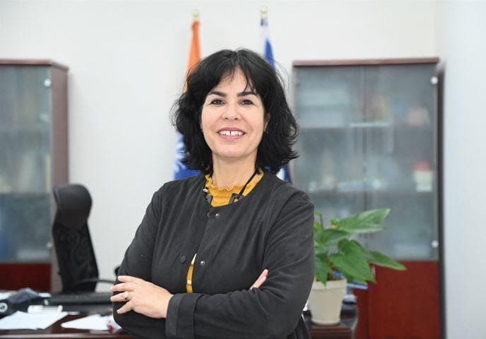 אתי דהן. "הילדים ידברו כל הזמן אנגלית"