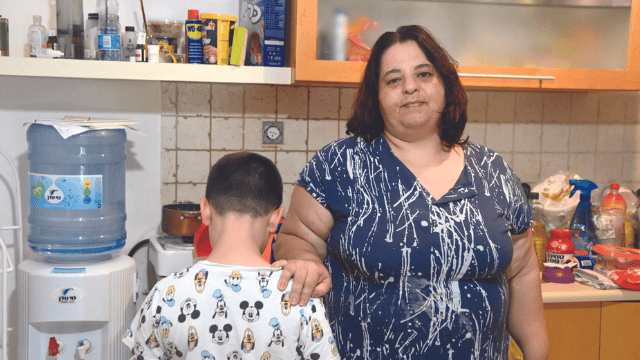 אריאלי ובנה. "החלום שלי זה לתת לבן שלי הזדמנות לחיים רגילים"