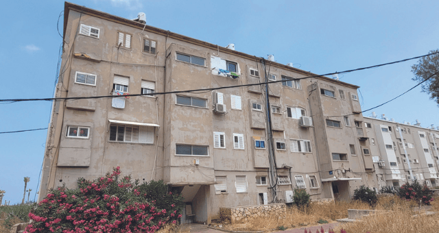 מיועד להתחדשות עירונית. הבניין ברח' דגניה 