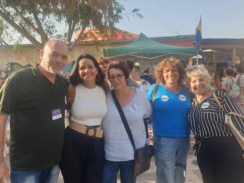 חברת הכנסת מבאר שבע יסמין סאקס פרידן (שנייה משמאל) מיש עתיד הגיעה לתמוך