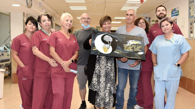זארה וצוות בית החולים