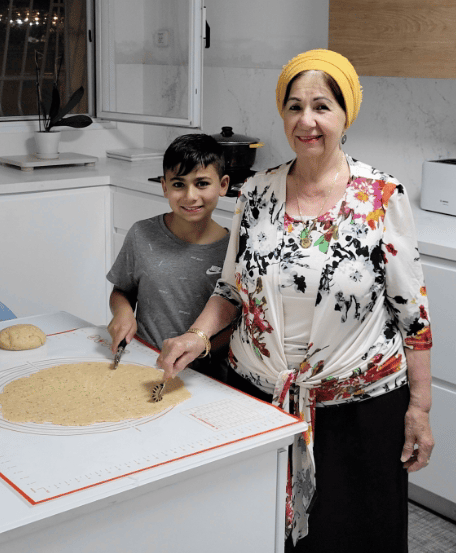 חנה אדרי. "שילוב מנצח לצד תה עם נענע"