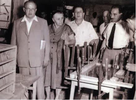1967. שר האוצר בביקור במפעל החדש בתל ארזה