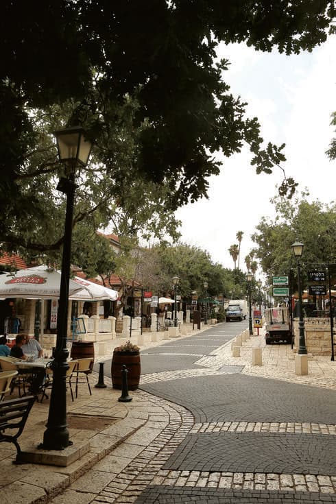 המדרחוב בזכרון יעקב. כמו בחו"ל (צילום: אלעד גרשגורן) המדרחוב בזכרון יעקב. כמו בחו"ל