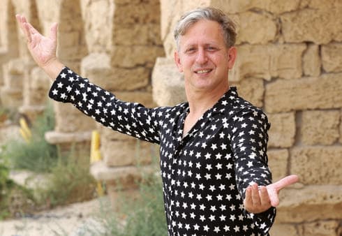 ירון כרמל. המאסטרו (צילום: אלעד גרשגורן) ירון כרמל. המאסטרו