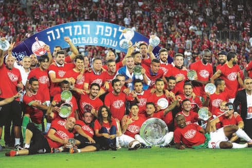 חגיגות הזכייה באליפות הראשונה. ברקת הגיעה ליעד