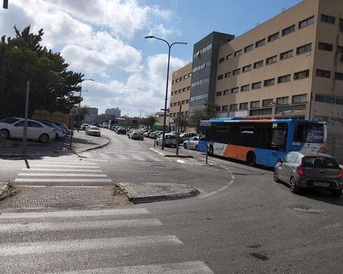 הפקק מרחוב יד חרוצים לגיבורי ישראל באזור התעשייה (צילום: נטאלי סילבר) הפקק מרחוב יד חרוצים לגיבורי ישראל באזור התעשייה