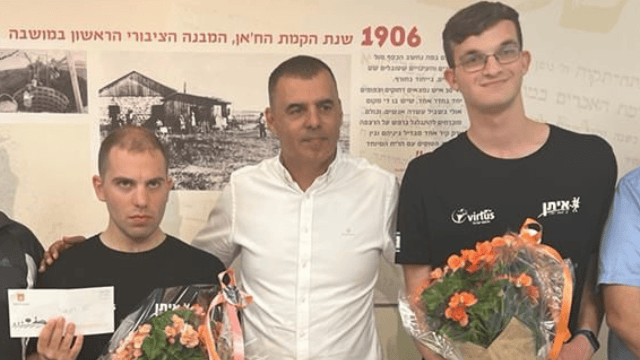 טל רוזנפלד וגיא מוזס עם ראש העיר