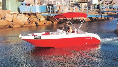זמן איכות משפחתי בלב ים. ספורט ימי חוף חנניה 