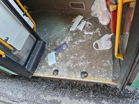 זירת הפיגוע באוטובוס (צילום: דוברות המשטרה) זירת הפיגוע באוטובוס