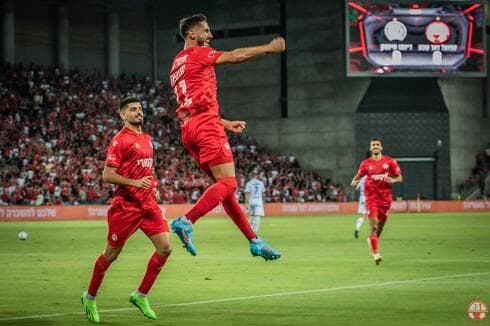 שגיב יחזקאל חוגג. שער מהיר של החלוץ האדום