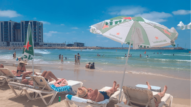 חוף אכדיה. החופש הגדול
