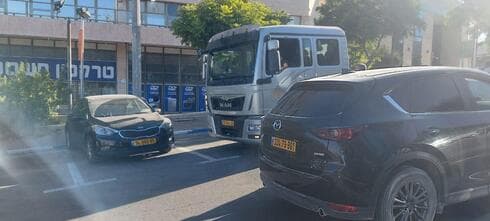 מתחם הטסטים בתלפיות (צילום: מאיר דבוש) צפיפות במתחם הטסטים בתלפיות