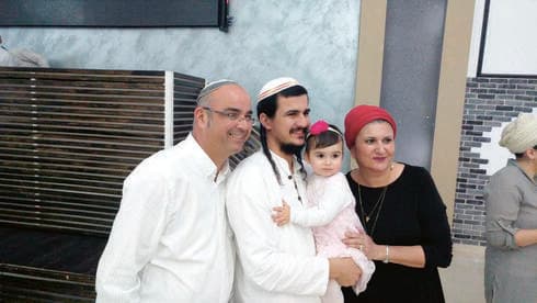 יהונתן חברוני ז"ל עם הוריו