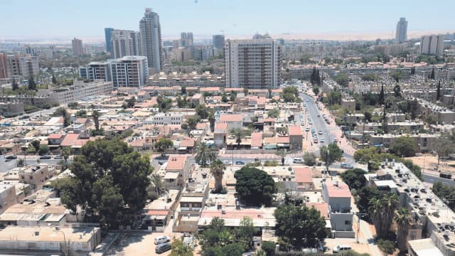 המתחם בשכונה ד' שצפוי לעבור התחדשות. הבנייה צפויה להתחיל בעוד שנה
