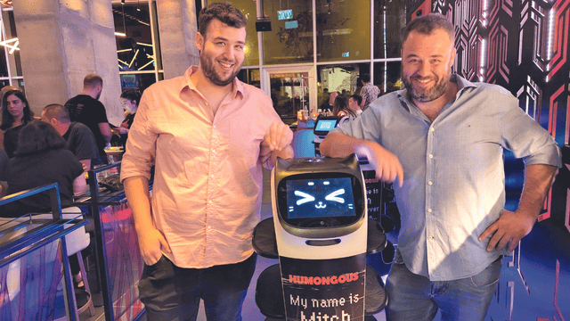 האחים גל וטל בכר, עם הרובוט החדש