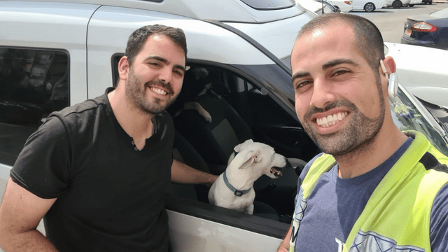 המחלצים והכלבים ששוחררו. "נבחו משמחה" המחלצים והכלבים ששוחררו. "נבחו משמחה"