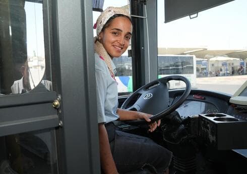 נעמה פרץ מטבריה, הנהגת החרדית הראשונה בסופרבוס