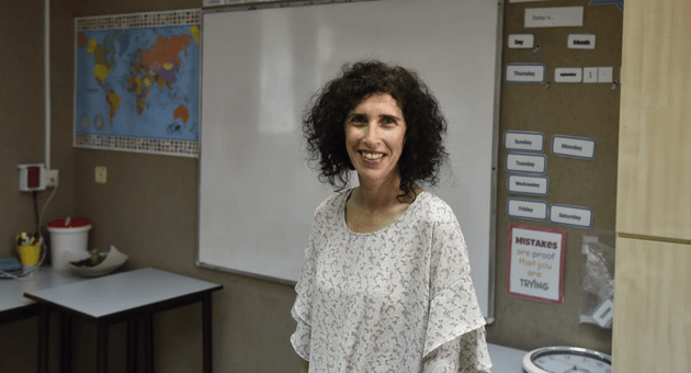 מנהלת בית הספר מרב שרון. דואגים לרווחת התלמידים