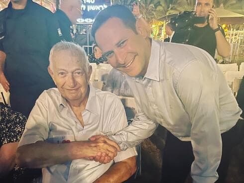 ראש העיר המיתולגי, מאיר ניצן עם ראש העיר הנוכחי, רז קינסטליך