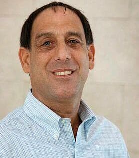 זהר בלום. יתמודד על ראשות העירייה 