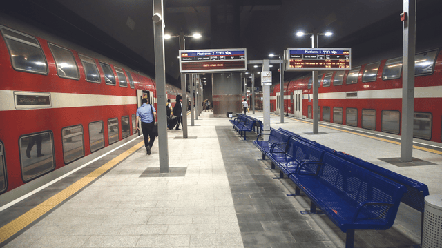 תחנת הרכבת בנתב"ג. דרך ארוכה לנוסעים מהנגב