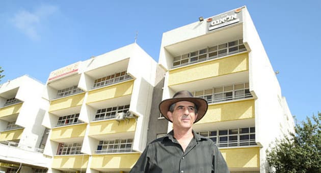 שמואלי על רקע אליאנס