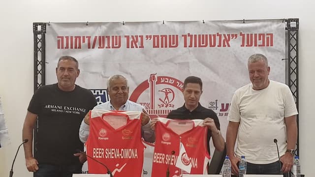 מימין: כפיר ארזי, רוביק דנילוביץ', בני ביטון ואסי איפרגן