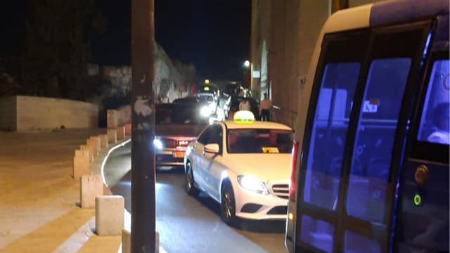 רעש בשעות הלילה המאוחרות ליד הכותל