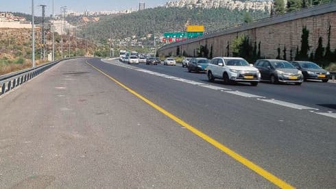 תגובות מעורבות. כביש 16 בחיבור עם כביש 1 בקסטל, השבוע 