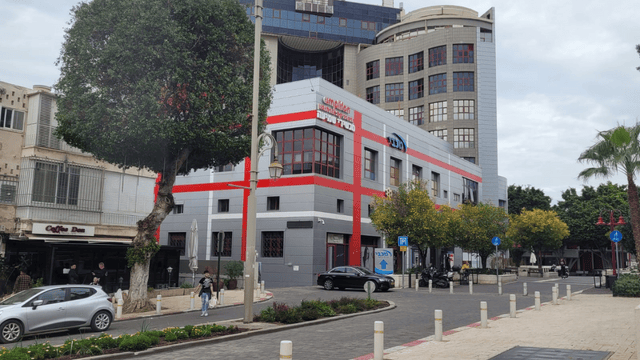 קניון כיכר העיר בפתח תקוה (צילום: מתן דויטש) קניון כיכר העיר בפתח תקוה