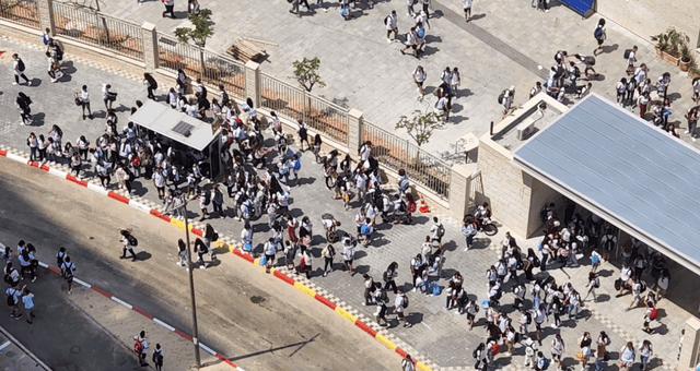 עומס תלמידים ביציאה מחטיבות הביניים, השבוע