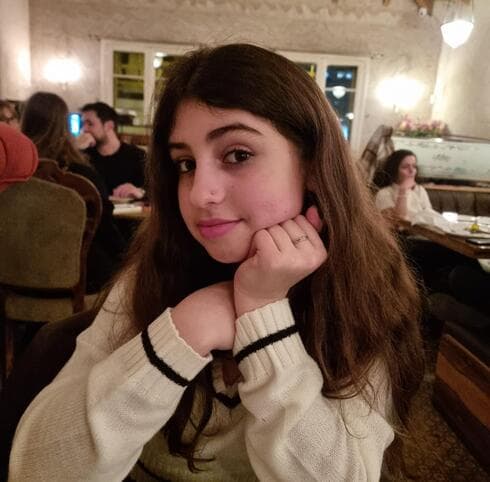 שי. "אני יודעת שיש גם סטודנטים שהקו הזה מאוד עוזר להם" שי. "אני יודעת שיש גם סטודנטים שהקו הזה מאוד עוזר להם"