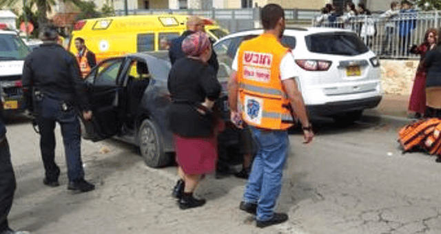 הולכת רגל כבת 8 נפגעה ברחוב חנקין בקרית אתא