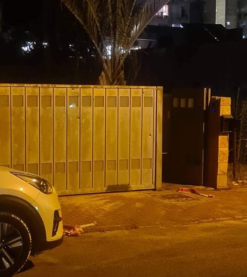 החורים שנוצרו כתוצאה מהירי