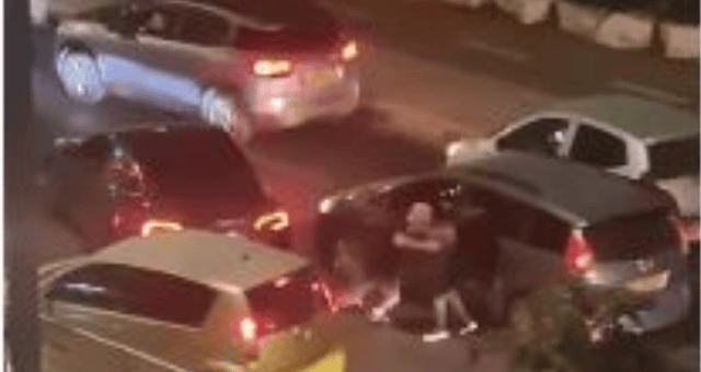 קטטה באמצע הכביש בחולון