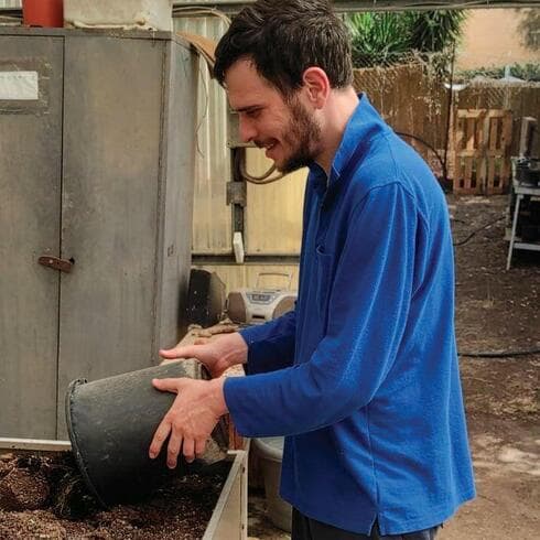 "שירגיש בטוח ושמח". ניר שמשוני במרכז התעסוקה