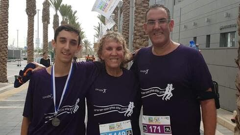 יהודית בן פורת עם בנה ונכדה. רצו יחד (צילום: מהאלבום המשפחתי) יהודית בן פורת
