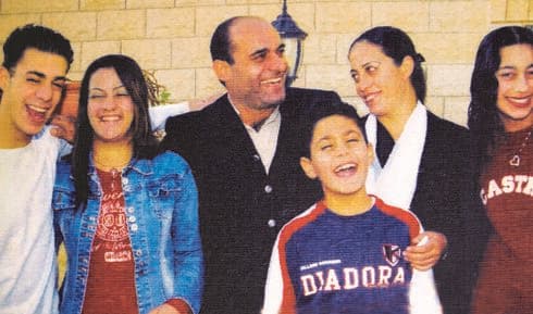 עזאם ומבני משפחתו. עזאם. "הרגשתי שכל העיניים נשואות אליי" 