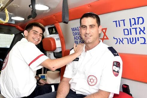 האמבולנס מתחת לבית בסופי שבוע