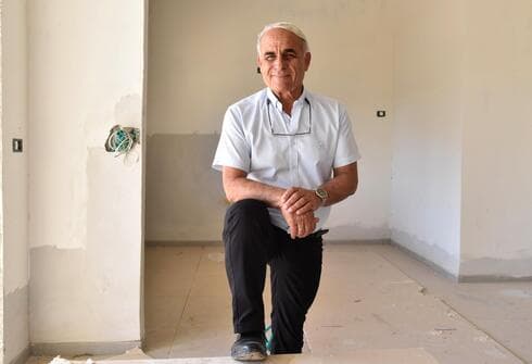 שלמה שבח מעפולה נזכר בבניין הראשון שבנה ומנתח את מצב הנדל"ן בעיר