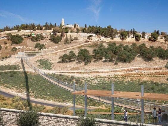 כך ייראה הגשר התלוי מעל גיא בן הינום