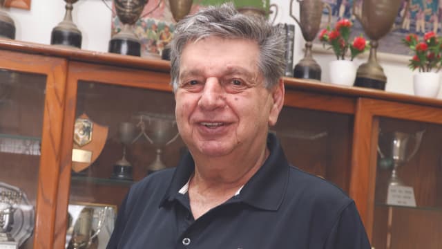 יצחק שום