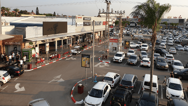 יצאה לשופינג בצומת בילו
